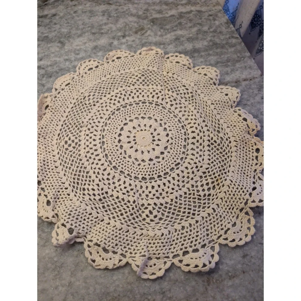 Vintage Ecru‎ Scalloped Doily 12